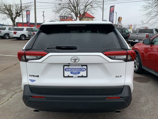 Used 2024 Toyota RAV4 XLE w/ Convenience Package image 2