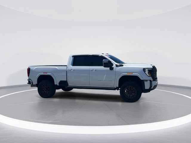 Used 2025 GMC Sierra 2500 Denali Ultimate w/ Max Trailering Package AWD/4WD image 2