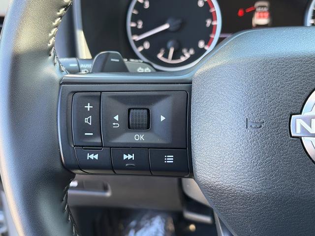 Used 2025 Nissan Rogue SV AWD/4WD image 15