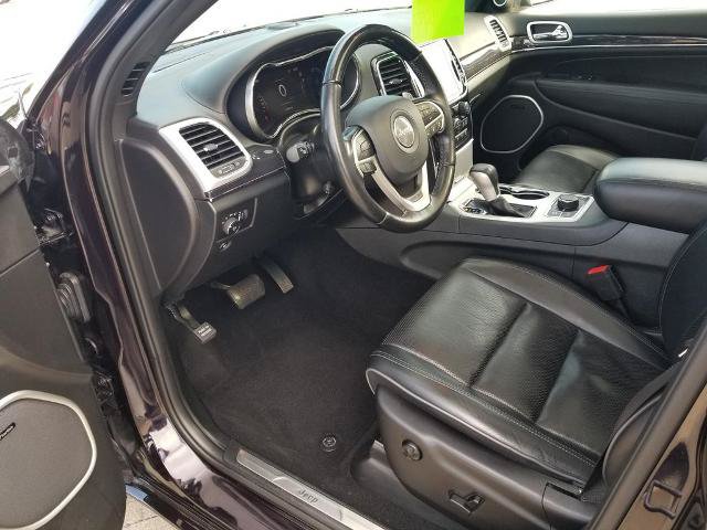 Used 2020 Jeep Grand Cherokee Overland w/ Interior Metal Package AWD/4WD image 11