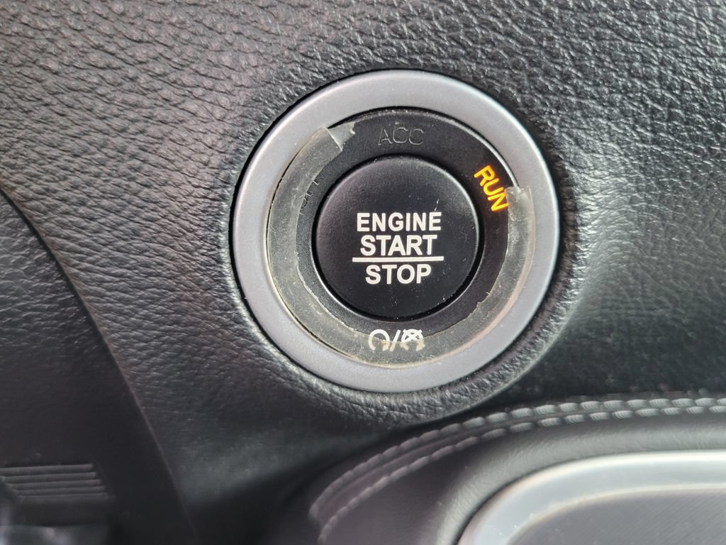 Used 2019 Dodge Challenger SXT RWD image 22