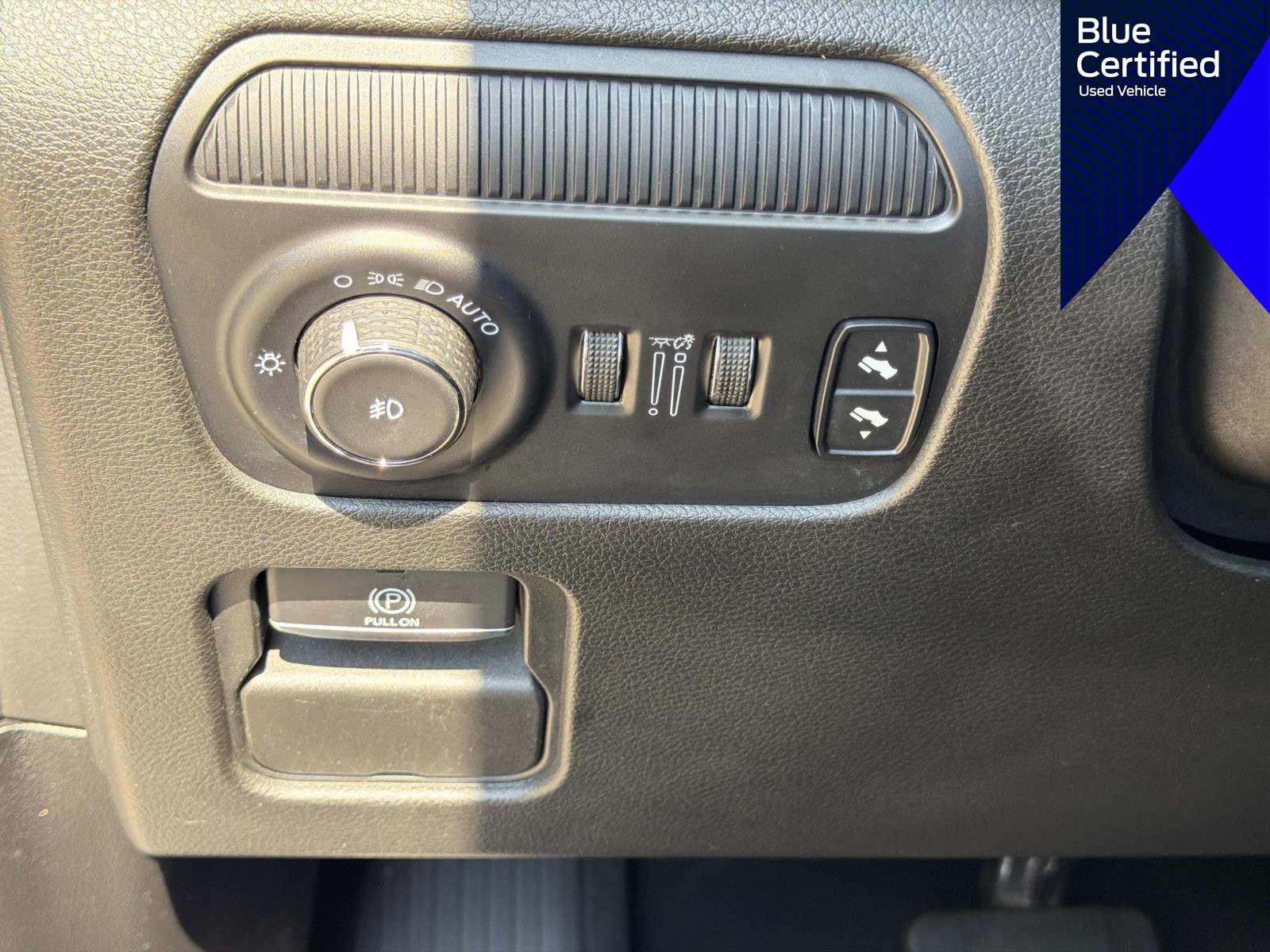 Used 2024 Jeep Wagoneer L 4WD image 28