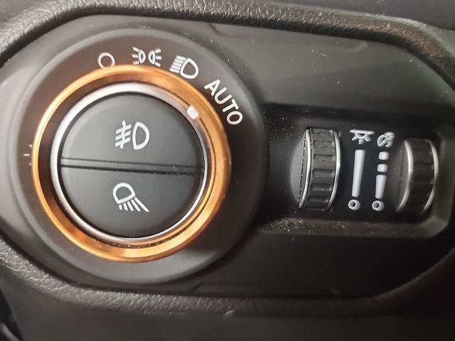 Used 2022 Jeep Gladiator Mojave AWD/4WD image 23