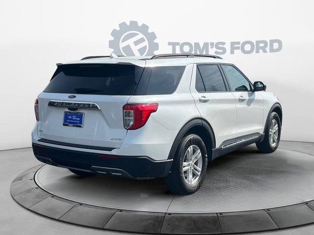 Certified 2022 Ford Explorer XLT w/ Equipment Group 202A AWD/4WD image 6