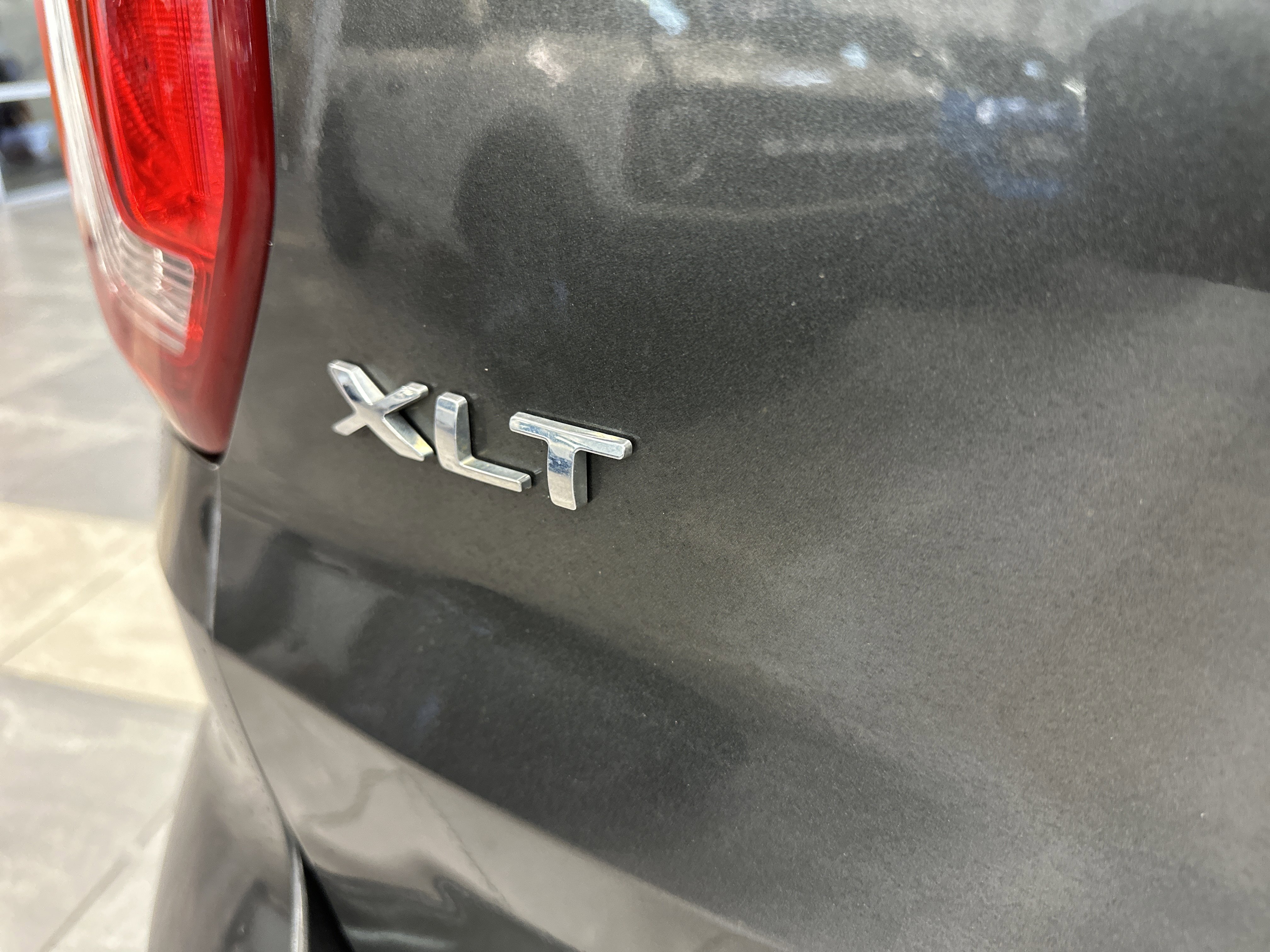 Certified 2019 Ford Explorer XLT w/ Equipment Group 202A image 11