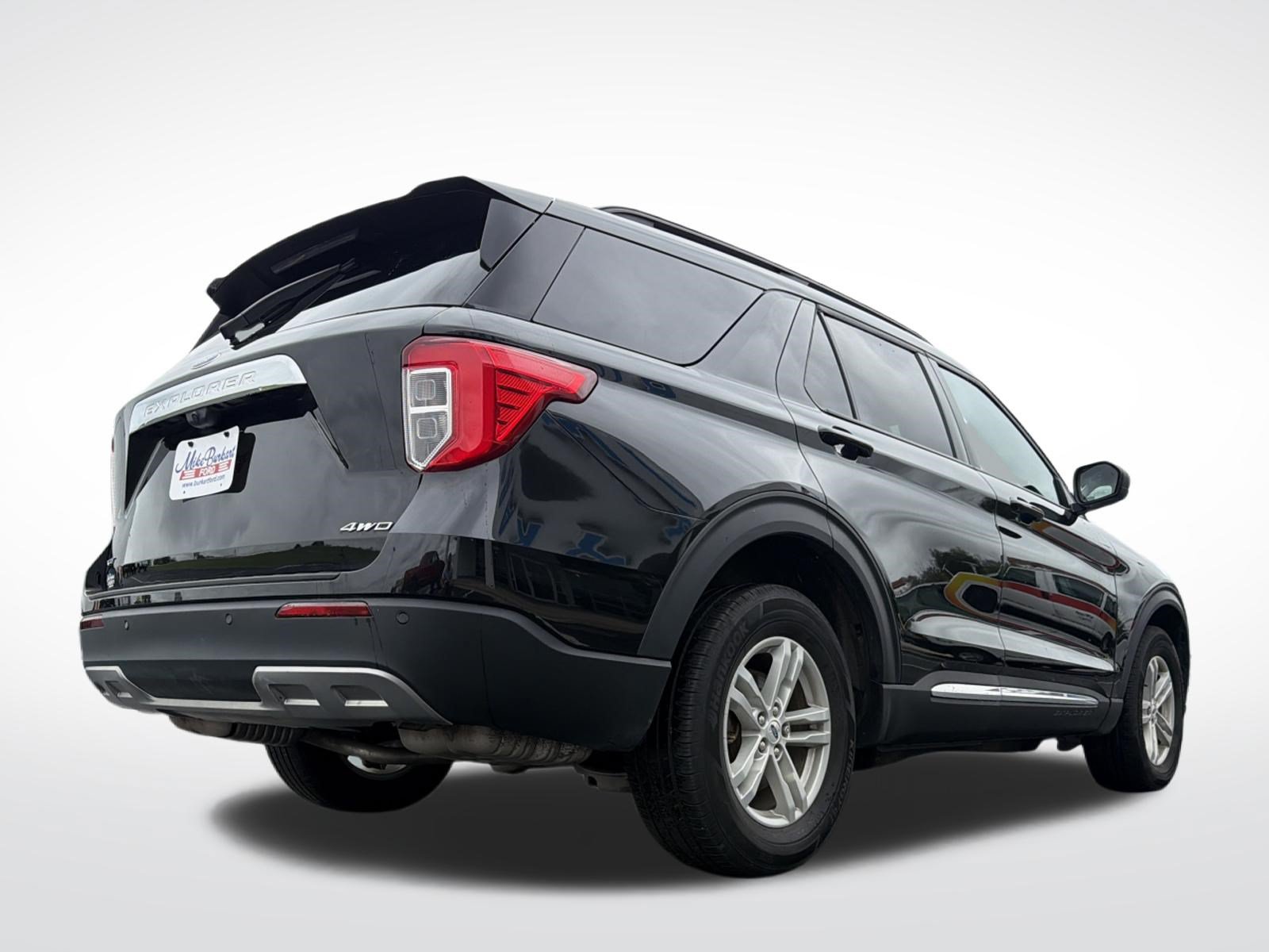 Certified 2024 Ford Explorer XLT w/ Equipment Group 202A AWD/4WD image 9