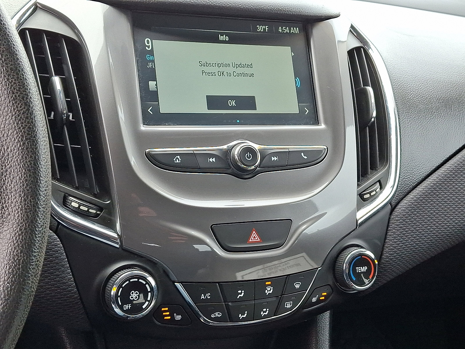 Used 2017 Chevrolet Cruze LT w/ Convenience Package image 23