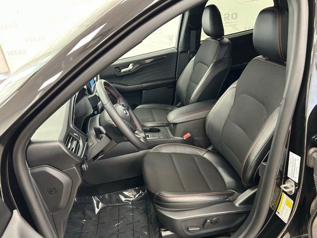 Certified 2025 Ford Escape ST-Line image 11
