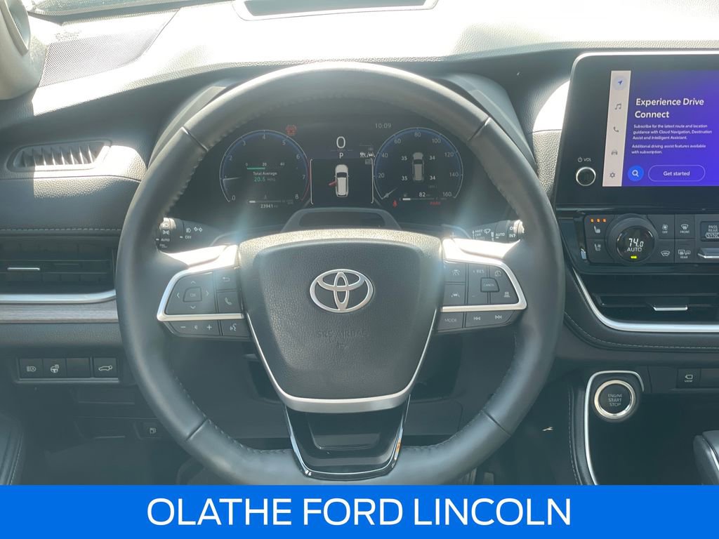 Used 2025 Toyota Grand Highlander AWD image 28