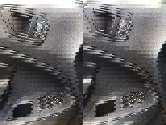 Certified 2022 Ford EcoSport SES w/ Interior Protection Package image 17