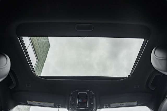 Used 2022 Jeep Grand Cherokee Altitude image 31