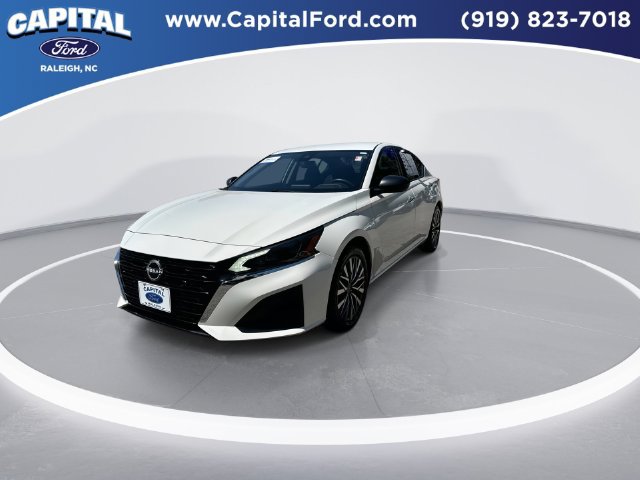 Used 2025 Nissan Altima 2.5 SV FWD image 4