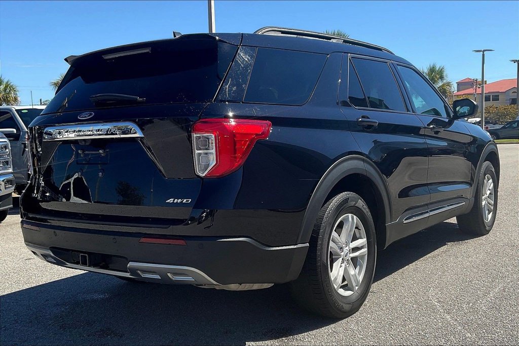 Certified 2023 Ford Explorer XLT w/ Equipment Group 202A AWD/4WD image 6