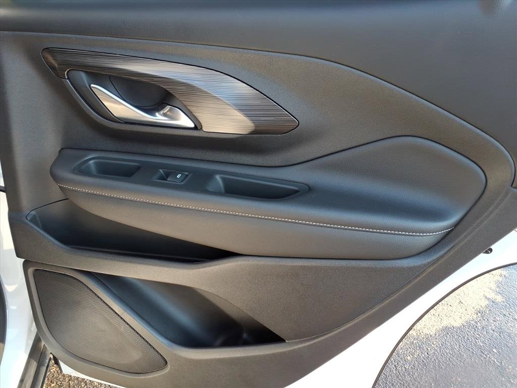 Used 2022 GMC Terrain SLT image 11