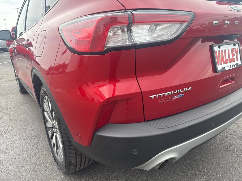 Certified 2020 Ford Escape Titanium w/ Titanium Premium Package 2.0 FWD image 21