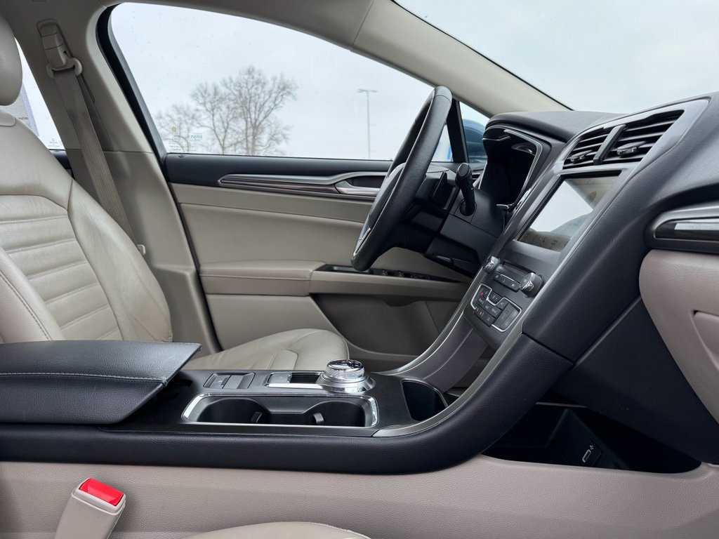 Certified 2018 Ford Fusion SE w/ Fusion SE Technology Package image 15