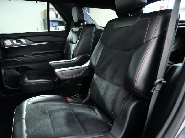 Certified 2025 Ford Explorer ST AWD/4WD image 15
