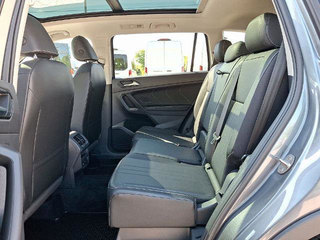 Used 2022 Volkswagen Tiguan SE AWD/4WD image 10