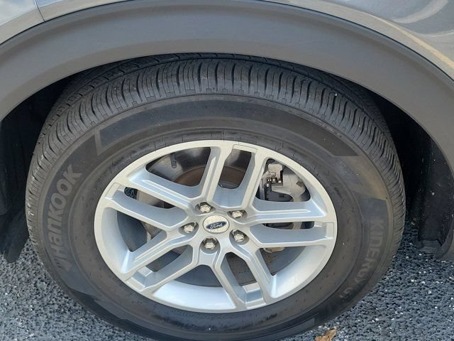 Certified 2025 Ford Explorer Active w/ Active Comfort Package RWD image 9