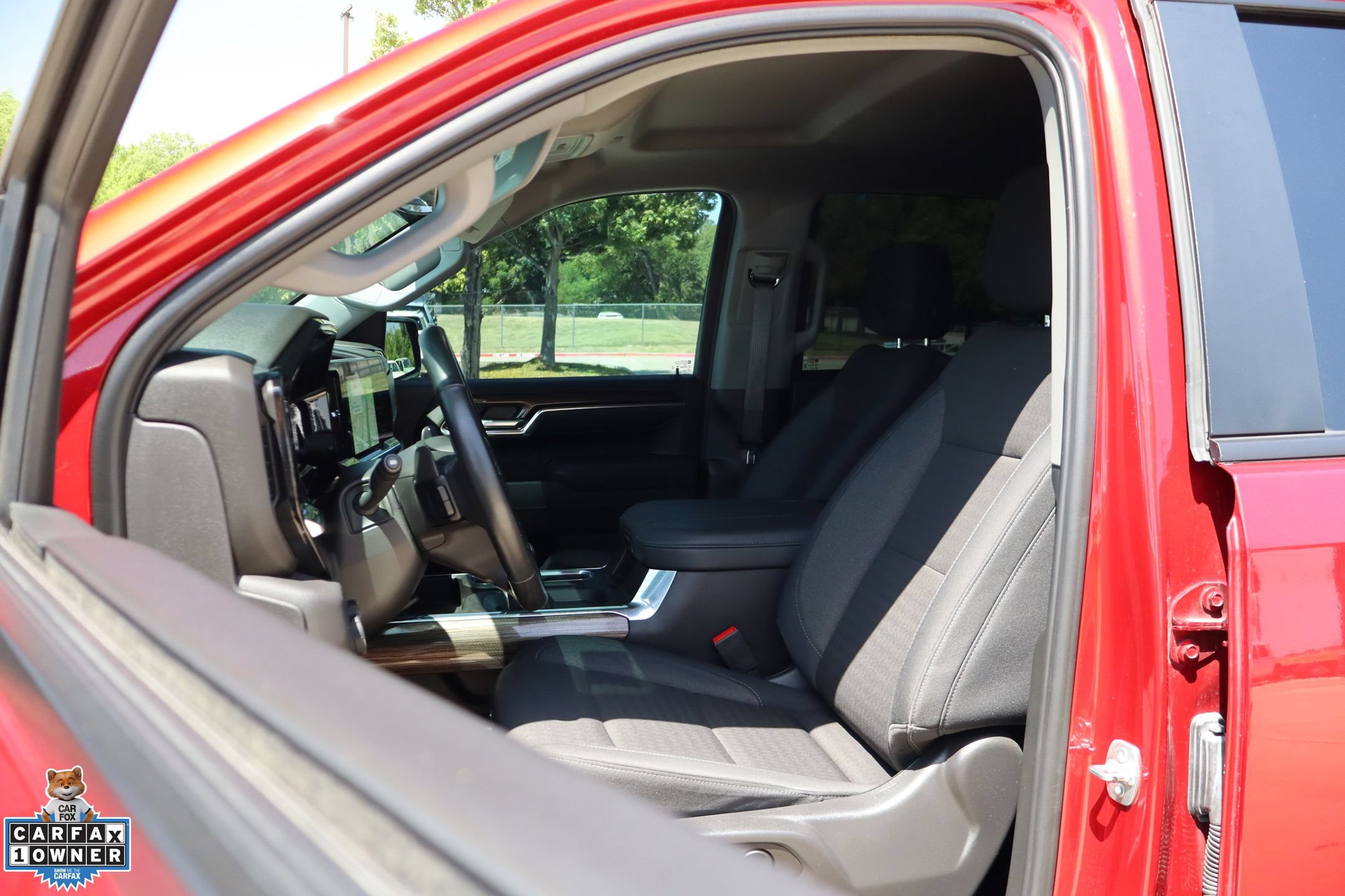 Used 2025 Chevrolet Silverado 1500 LT Trail Boss w/ Convenience Package II AWD/4WD image 11