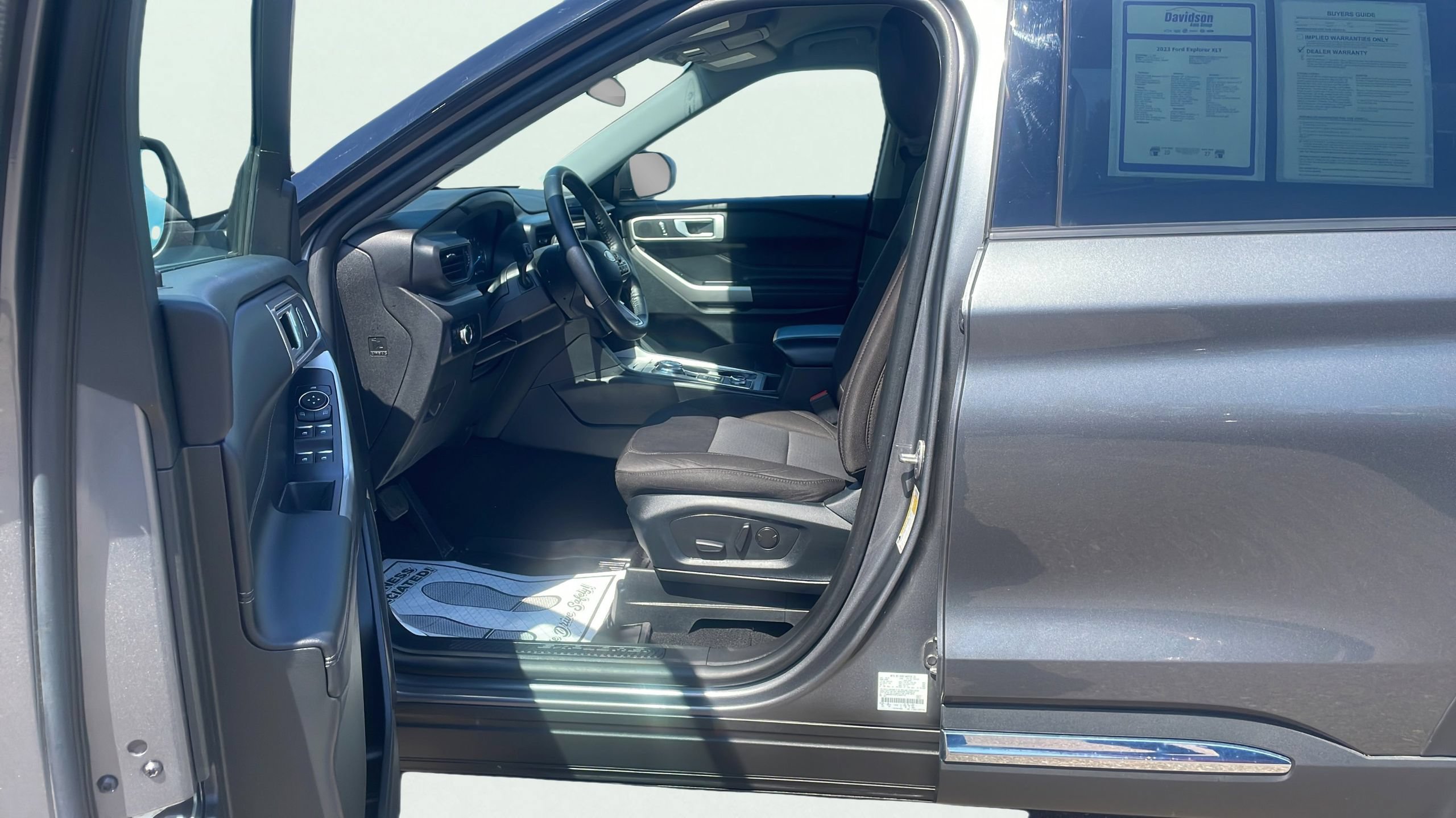 Certified 2023 Ford Explorer XLT AWD/4WD image 13