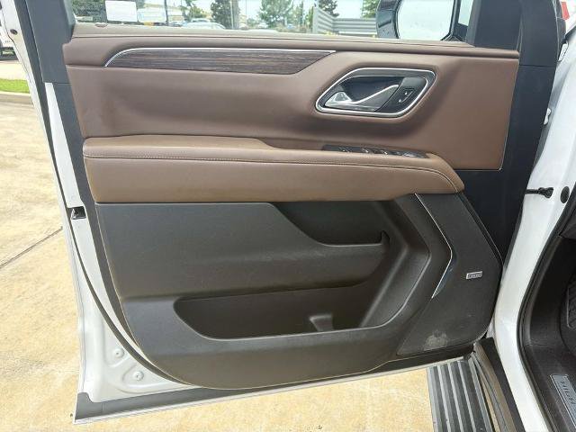 Used 2023 Chevrolet Suburban High Country w/ LPO, Illumination Package RWD image 23