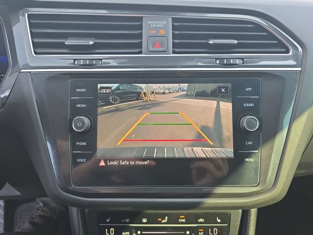 Used 2022 Volkswagen Tiguan SE FWD image 17