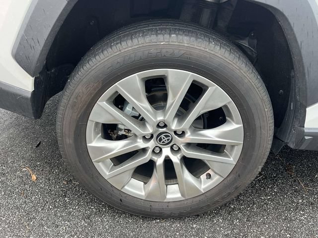 Used 2025 Toyota RAV4 XLE Premium FWD image 6