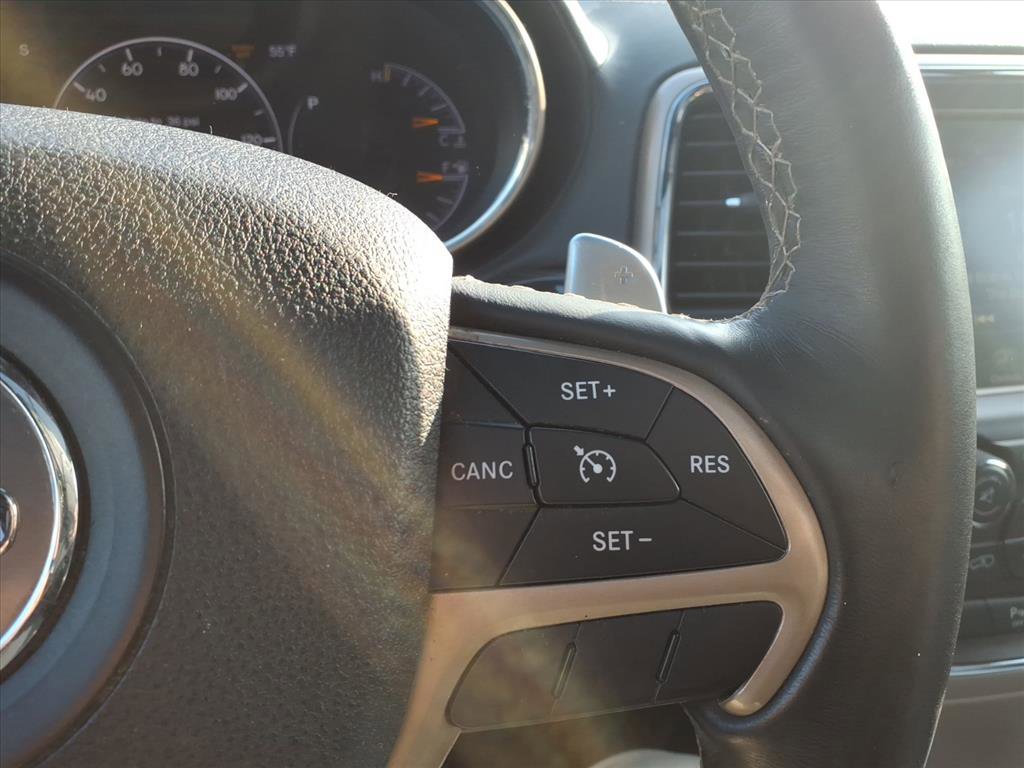 Used 2017 Jeep Grand Cherokee Overland image 16