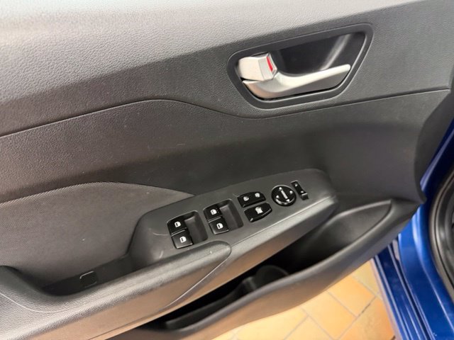 Used 2021 Hyundai Accent SE FWD image 20