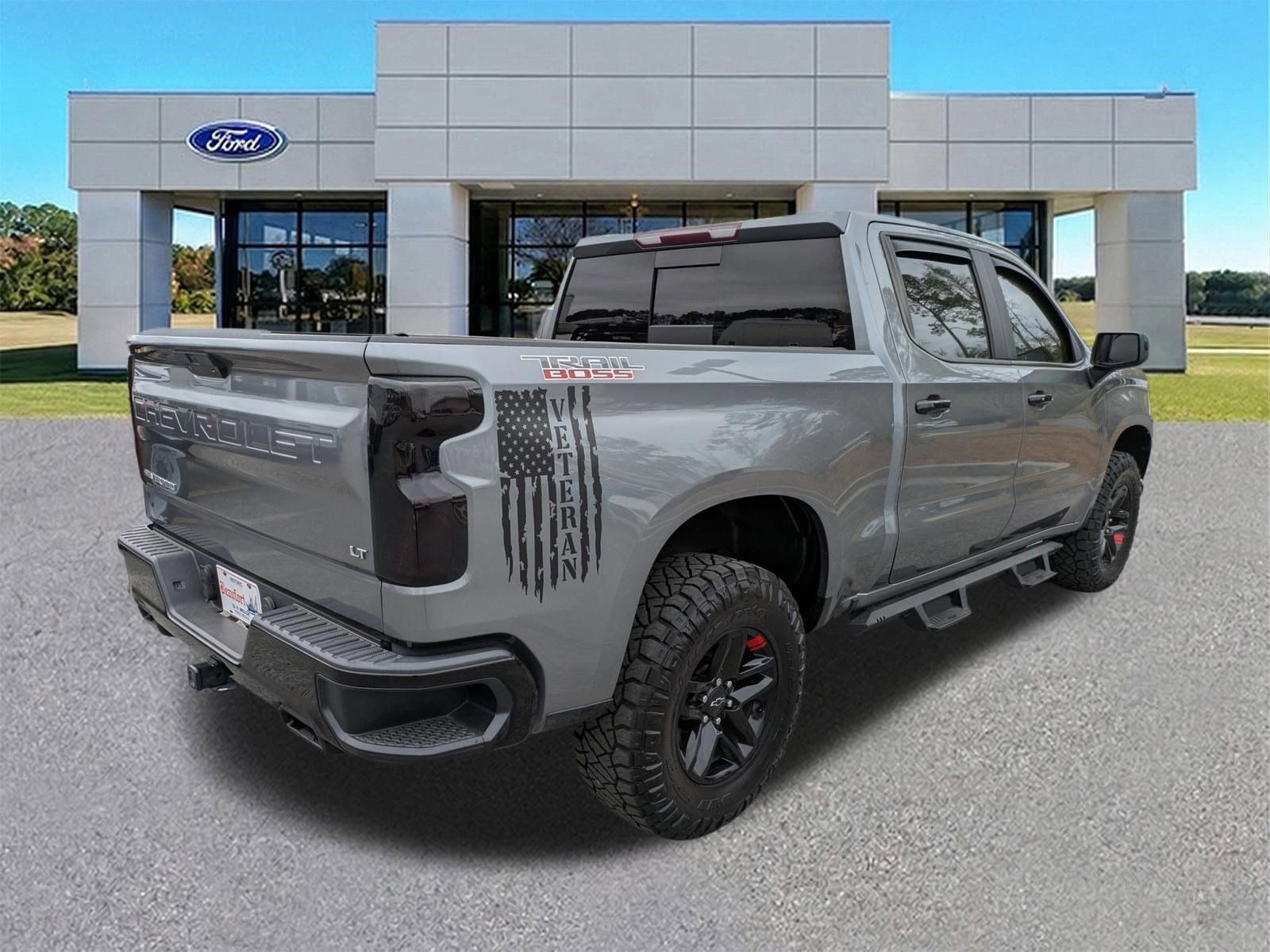 Used 2020 Chevrolet Silverado 1500 LT Trail Boss image 3