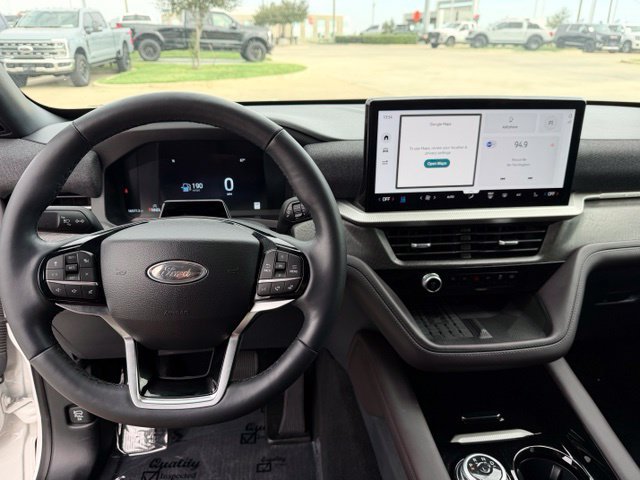 Certified 2025 Ford Explorer Platinum w/ LUX Leather Package AWD/4WD image 15