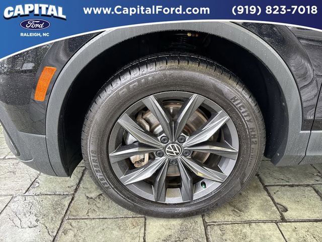Used 2022 Volkswagen Tiguan SE image 12