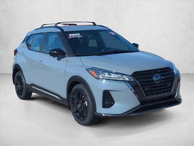 Used 2021 Nissan Kicks SR w/ SR Premium Package FWD image 3