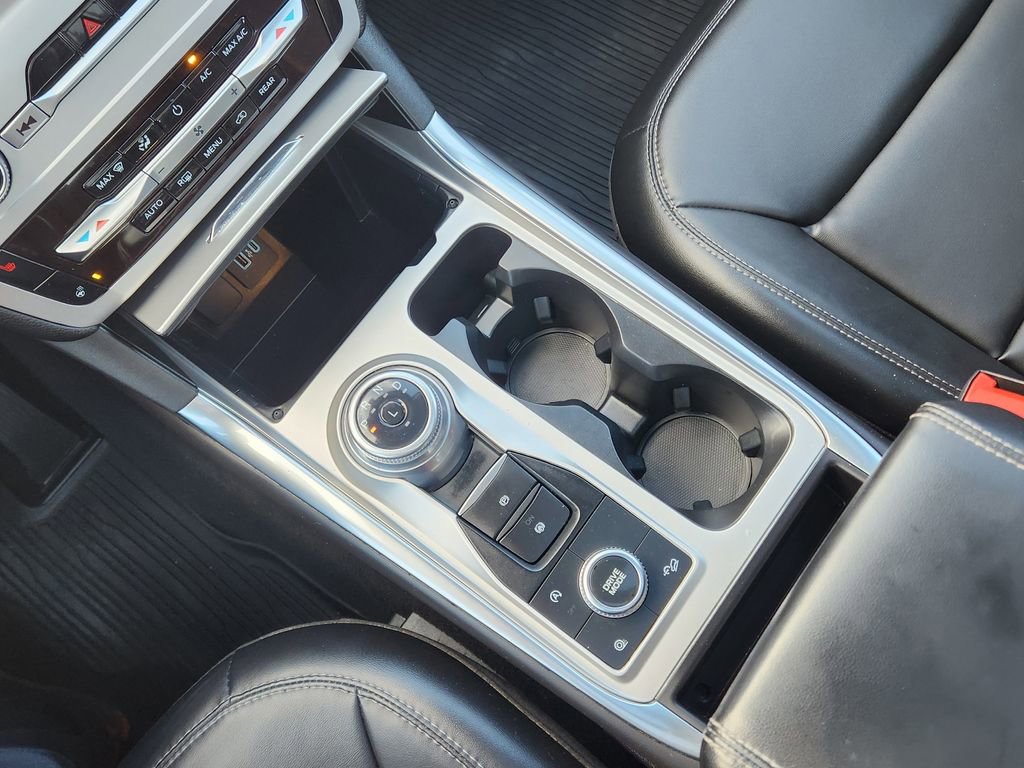 Certified 2023 Ford Explorer XLT w/ Equipment Group 202A image 28