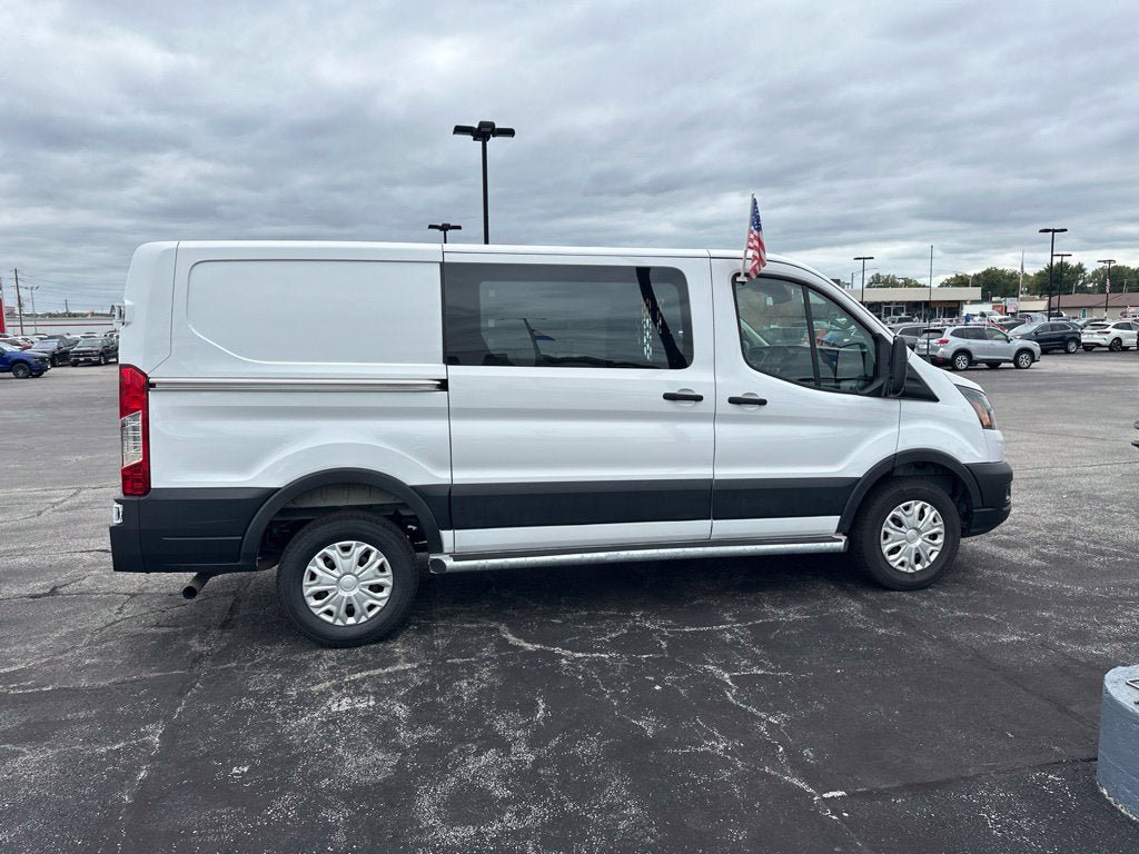 Certified 2025 Ford Transit 250 Low Roof w/ Exterior Upgrade Package RWD image 4