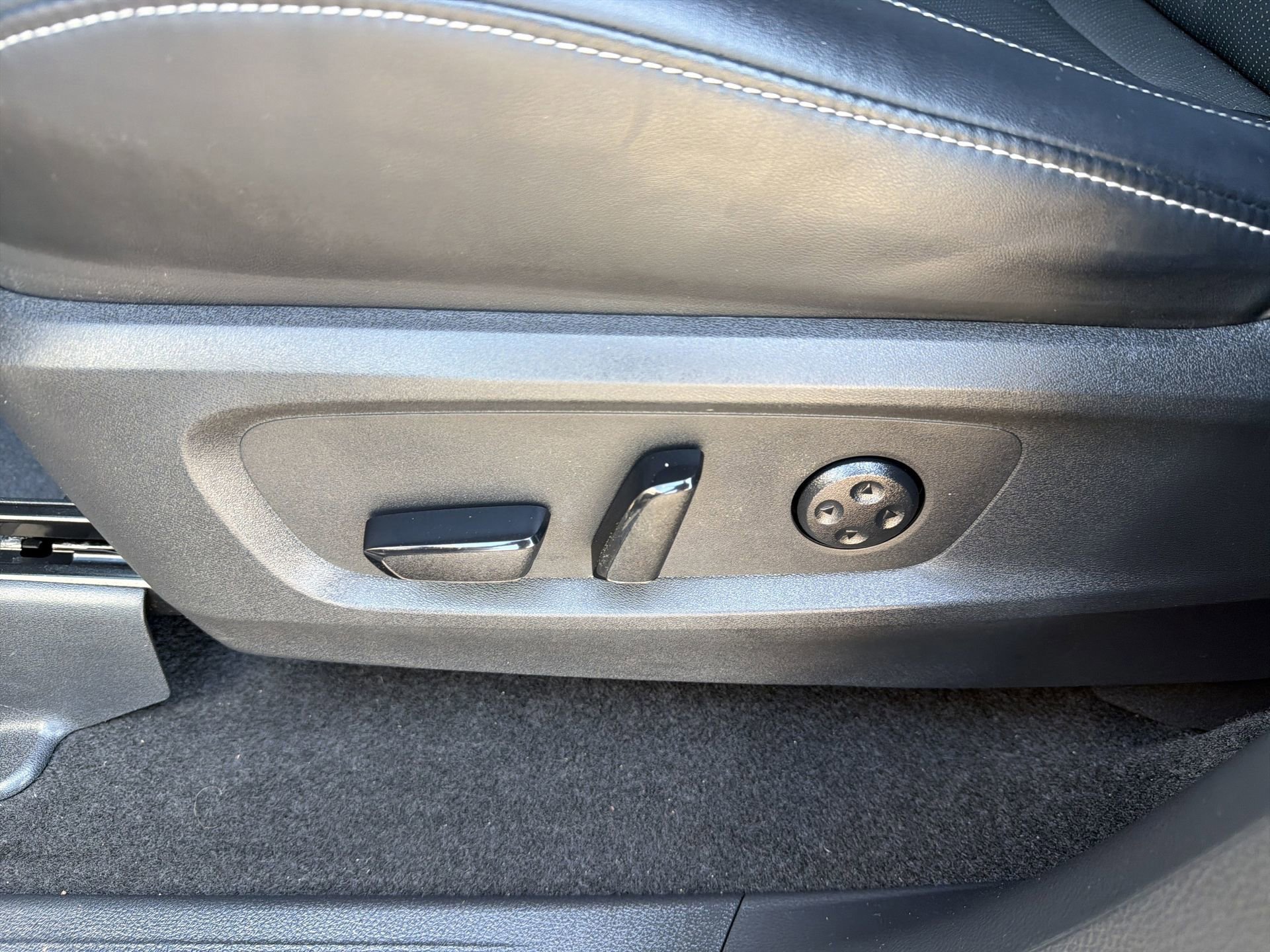 Used 2023 INFINITI QX60 Luxe w/ Cargo Package FWD image 28