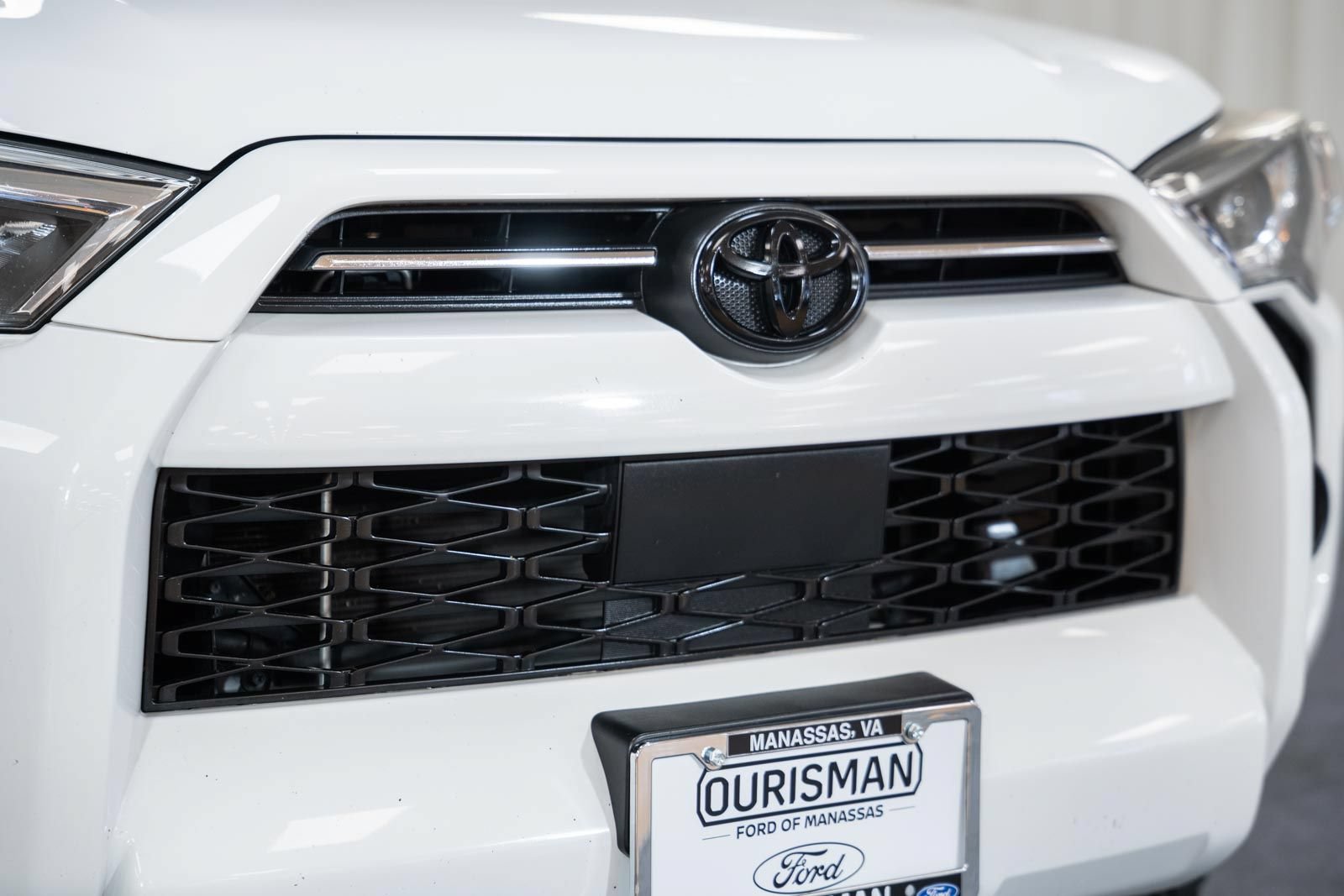 Used 2021 Toyota 4Runner SR5 AWD/4WD image 11