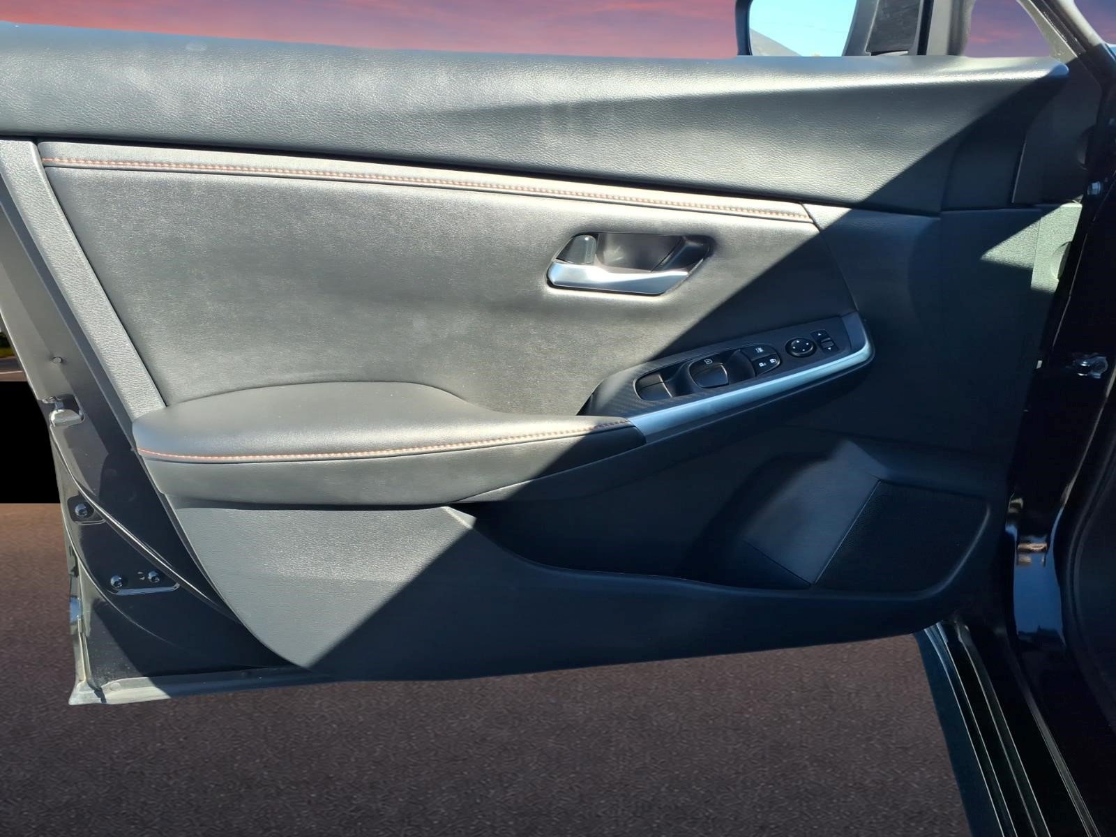 Used 2025 Nissan Sentra SR FWD image 17