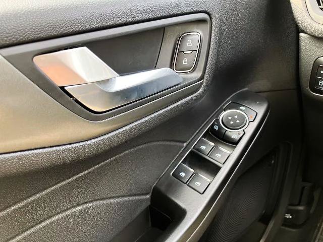 Certified 2025 Ford Escape SE FWD image 26