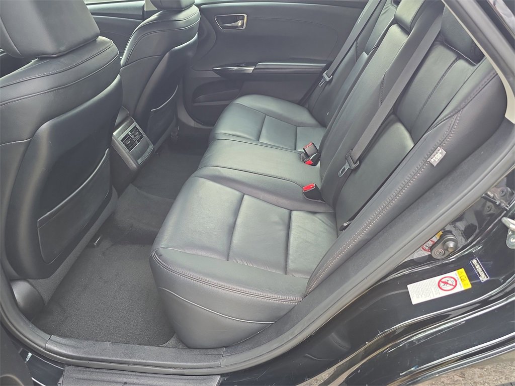 Used 2018 Toyota Avalon XLE image 14