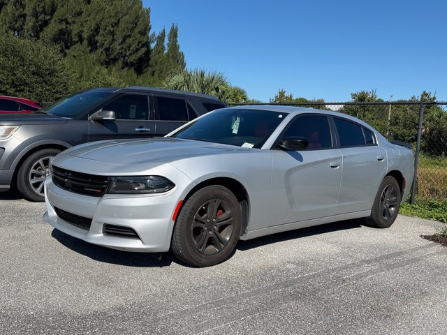 Used 2023 Dodge Charger SXT RWD image 3