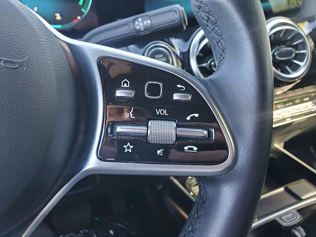 Used 2023 Mercedes-Benz GLA 250 w/ Premium Package image 27