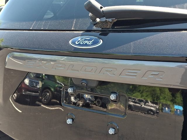 Certified 2022 Ford Explorer XLT w/ Equipment Group 202A AWD/4WD image 36