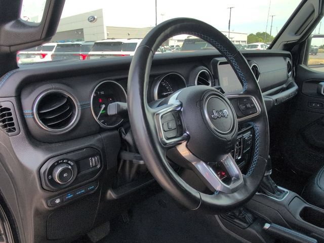 Used 2023 Jeep Wrangler Unlimited Rubicon 4xe w/ Cold Weather Group AWD/4WD image 11