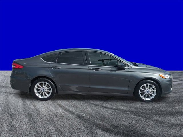Certified 2019 Ford Fusion SE image 3