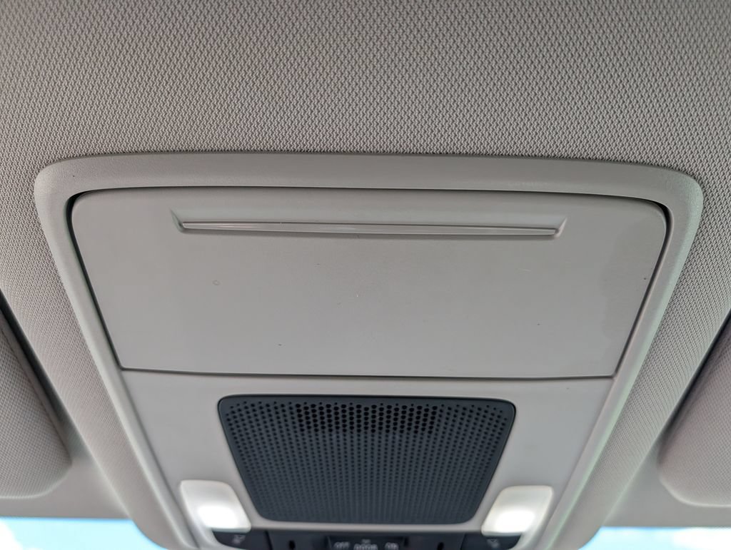Used 2025 Honda CR-V LX image 17