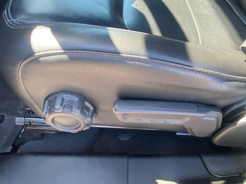 Used 2023 Jeep Wrangler Sahara AWD/4WD image 10