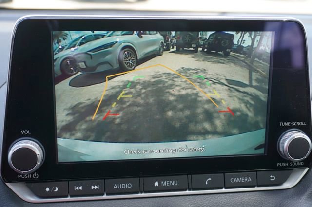 Used 2025 Nissan Sentra SV image 12