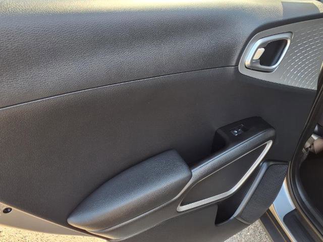 Used 2024 Kia Soul LX w/ Option Group 015 image 19